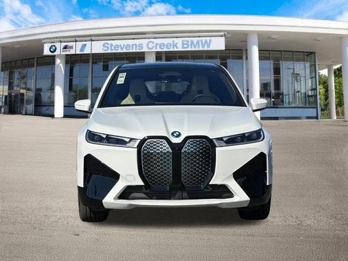 2025 BMW iX xDrive50