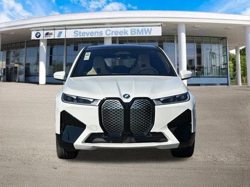 2025 BMW iX xDrive50