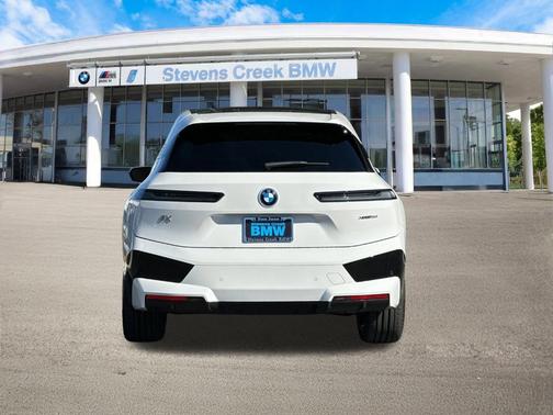 2025 BMW iX xDrive50