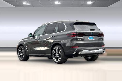 Dravit Grey Metallic 2026 BMW X5 PHEV xDrive50e