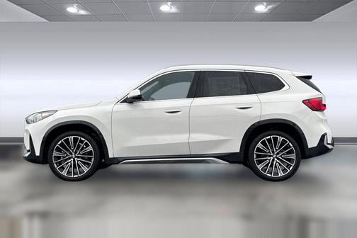 Alpine White 2026 BMW X1 xDrive28i