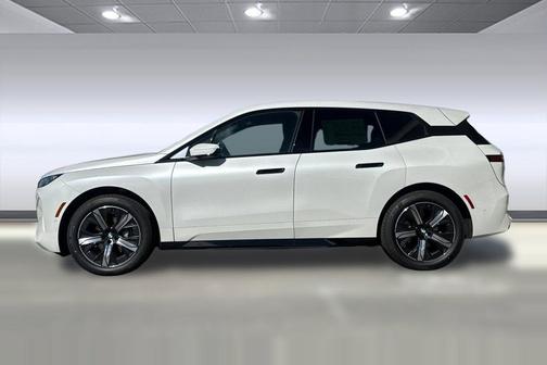 Mineral White Metallic 2026 BMW iX xDrive45