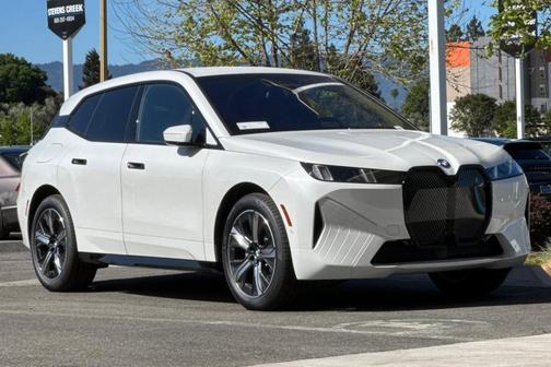 Mineral White Metallic 2026 BMW iX xDrive45