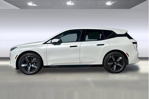 Mineral White Metallic 2026 BMW iX xDrive45