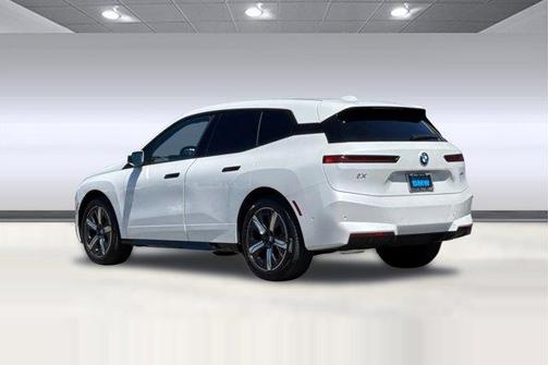 Mineral White Metallic 2026 BMW iX xDrive45