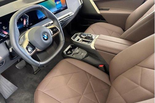 Mineral White Metallic 2026 BMW iX xDrive45