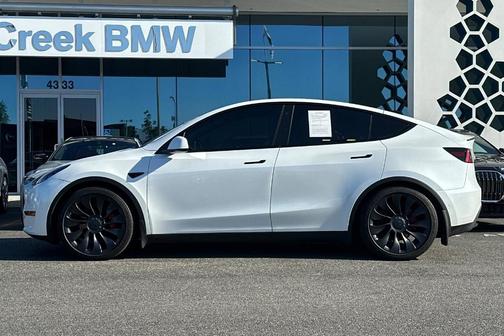 2022 Tesla Model Y Performance Dual Motor All-Wheel Drive