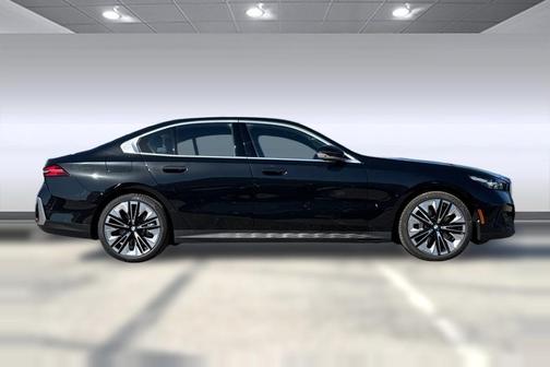 Black Sapphire Metallic 2026 BMW 530 530i