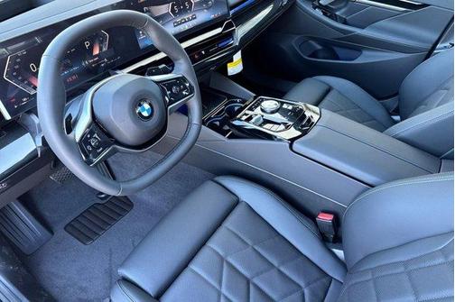 Black Sapphire Metallic 2026 BMW 530 530i