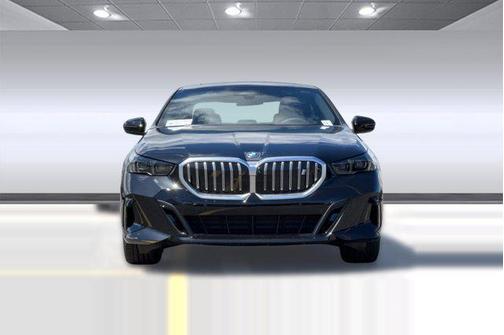 Black Sapphire Metallic 2026 BMW i5 eDrive40