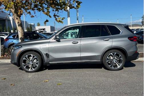 Skyscraper Grey Metallic 2026 BMW X5 PHEV xDrive50e