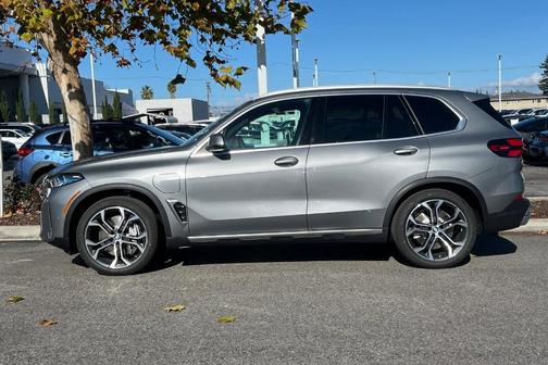 Skyscraper Grey Metallic 2026 BMW X5 PHEV xDrive50e