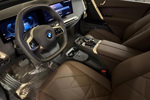 2026 BMW iX xDrive60