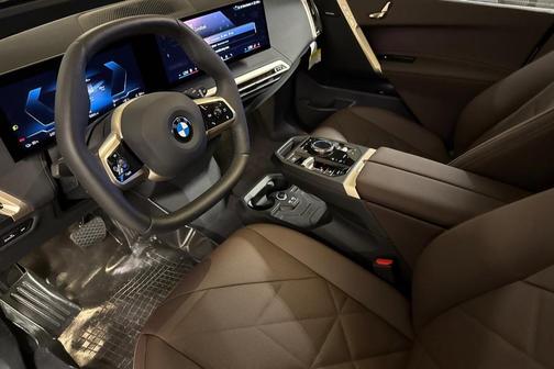 2026 BMW iX xDrive60
