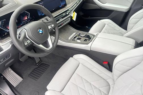 Black Sapphire Metallic 2026 BMW X5 xDrive40i