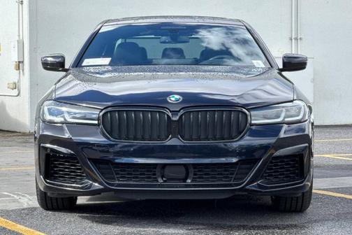 Carbon Black Metallic 2023 BMW 540 i