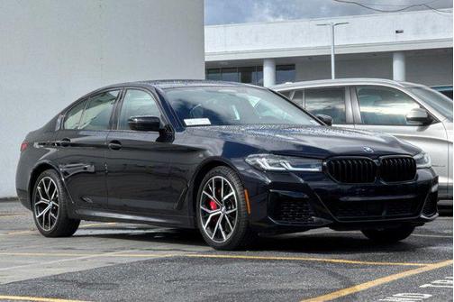 Carbon Black Metallic 2023 BMW 540 i