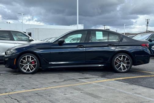 Carbon Black Metallic 2023 BMW 540 i
