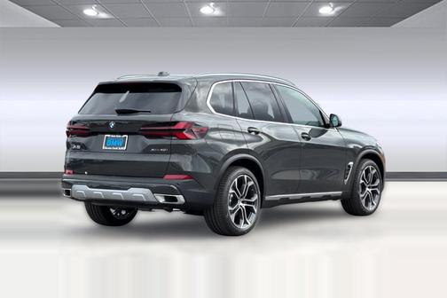Dravit Grey Metallic 2026 BMW X5 xDrive40i