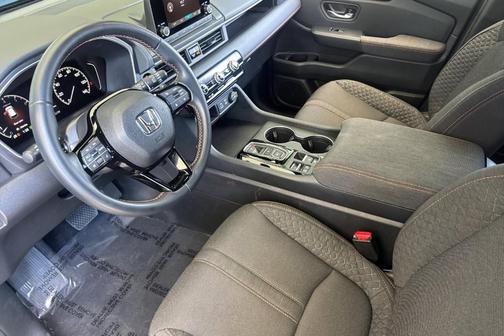 Sonic Gray Pearl 2025 Honda Pilot Sport
