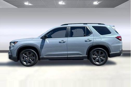 Sonic Gray Pearl 2025 Honda Pilot Sport