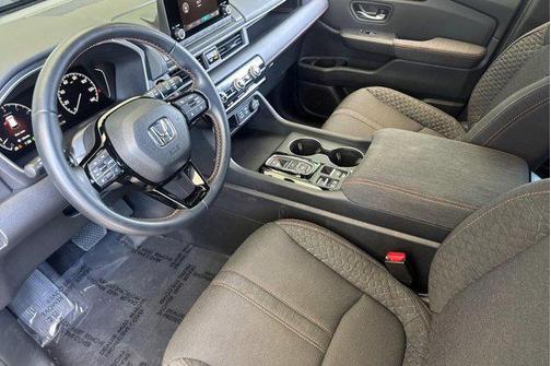 Sonic Gray Pearl 2025 Honda Pilot Sport