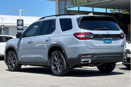 Sonic Gray Pearl 2025 Honda Pilot Sport
