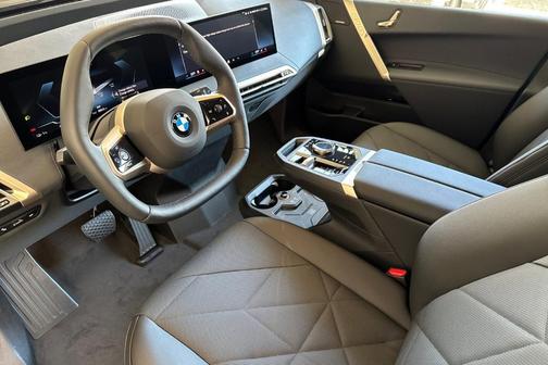 2026 BMW iX xDrive60