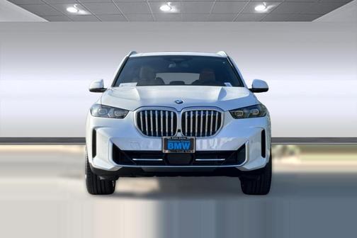 Mineral White Metallic 2026 BMW X5 xDrive40i