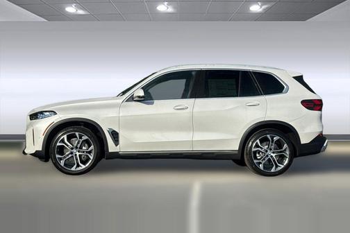 Mineral White Metallic 2026 BMW X5 xDrive40i