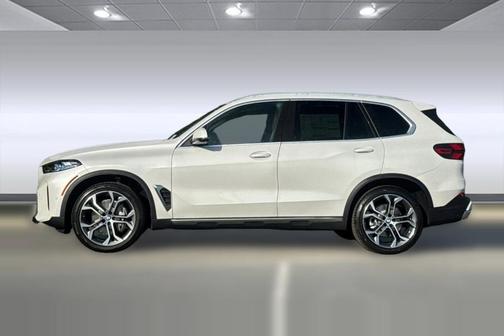 Mineral White Metallic 2026 BMW X5 xDrive40i