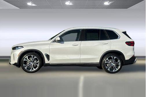 Mineral White Metallic 2026 BMW X5 xDrive40i