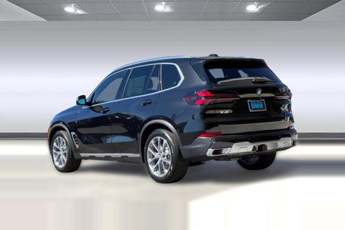 Black Sapphire Metallic 2026 BMW X5 PHEV xDrive50e