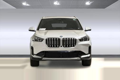 Mineral White Metallic 2026 BMW X1 xDrive28i