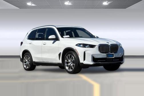 White 2025 BMW X5 PHEV xDrive50e