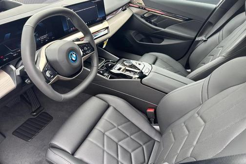 2026 BMW i5 eDrive40