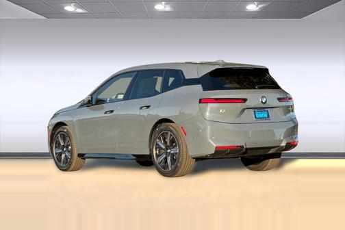 2026 BMW iX xDrive45