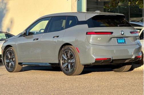 2026 BMW iX xDrive45