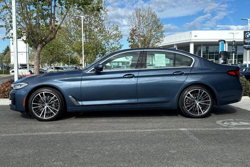 Arctic Race Blue Metallic 2023 BMW 540 i
