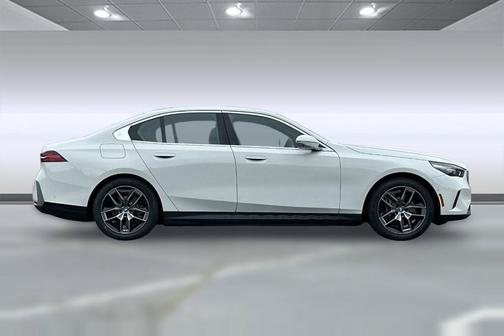 2025 BMW i5 eDrive40