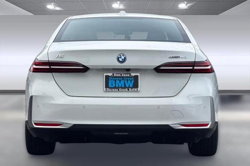 2025 BMW i5 eDrive40