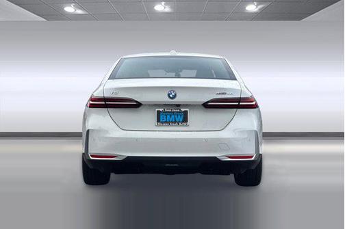 2025 BMW i5 eDrive40