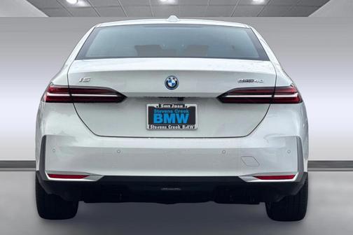 2025 BMW i5 eDrive40