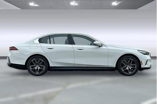 2025 BMW i5 eDrive40