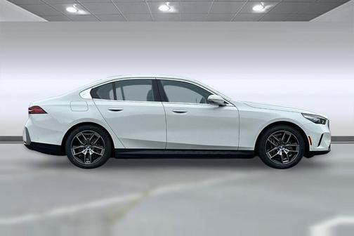 2025 BMW i5 eDrive40