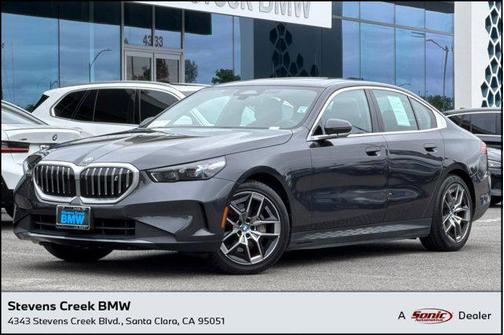 Gray 2024 BMW i5 eDrive40