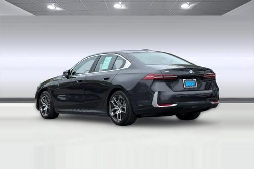 Gray 2024 BMW i5 eDrive40