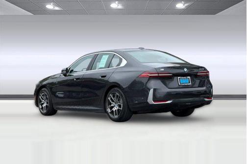 Gray 2024 BMW i5 eDrive40