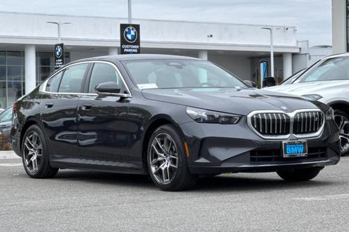 Gray 2024 BMW i5 eDrive40