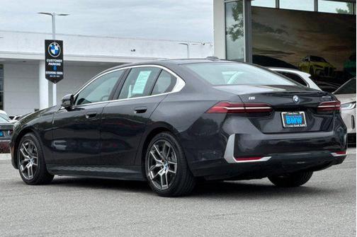Gray 2024 BMW i5 eDrive40